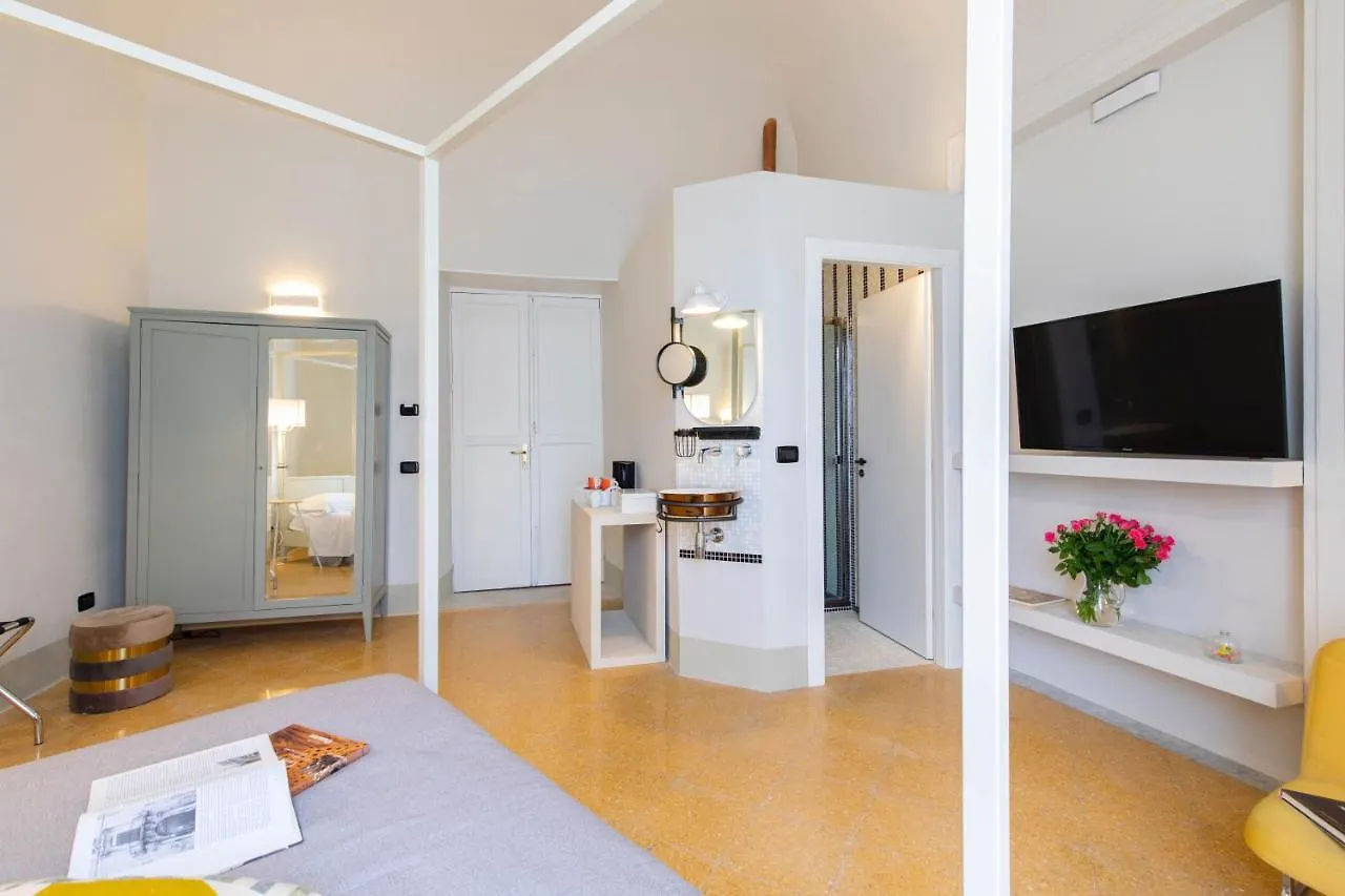 Palazzo Cavarretta - Pinella'S Rooms And Apartment Palermo Guest house