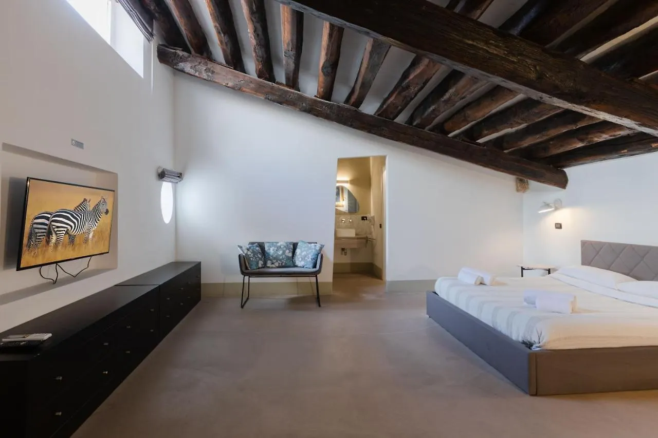 Palazzo Cavarretta - Pinella'S Rooms And Apartment Palermo