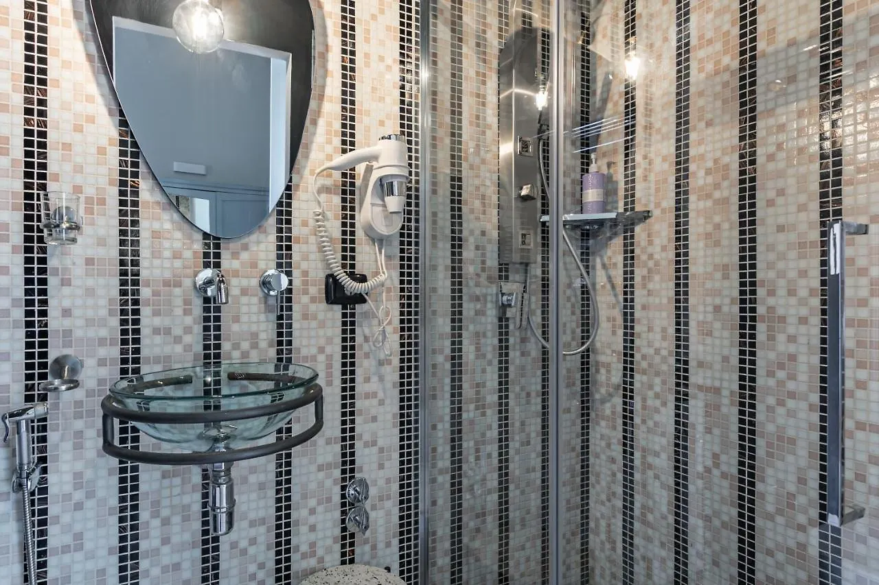 Palazzo Cavarretta - Pinella'S Rooms And Apartment Palermo Guest house